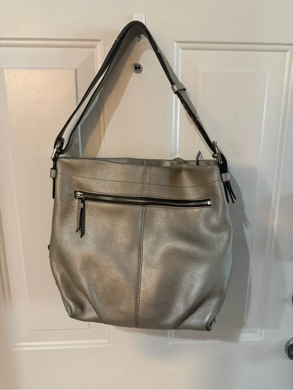 N/A spacious metallic